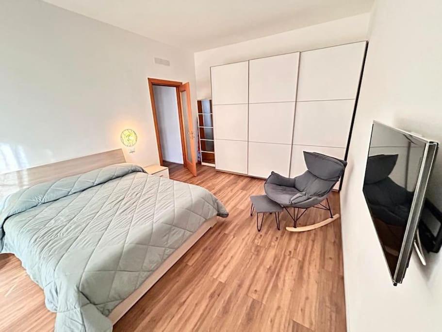 Soleo Guesthouse Monza Bagian luar foto