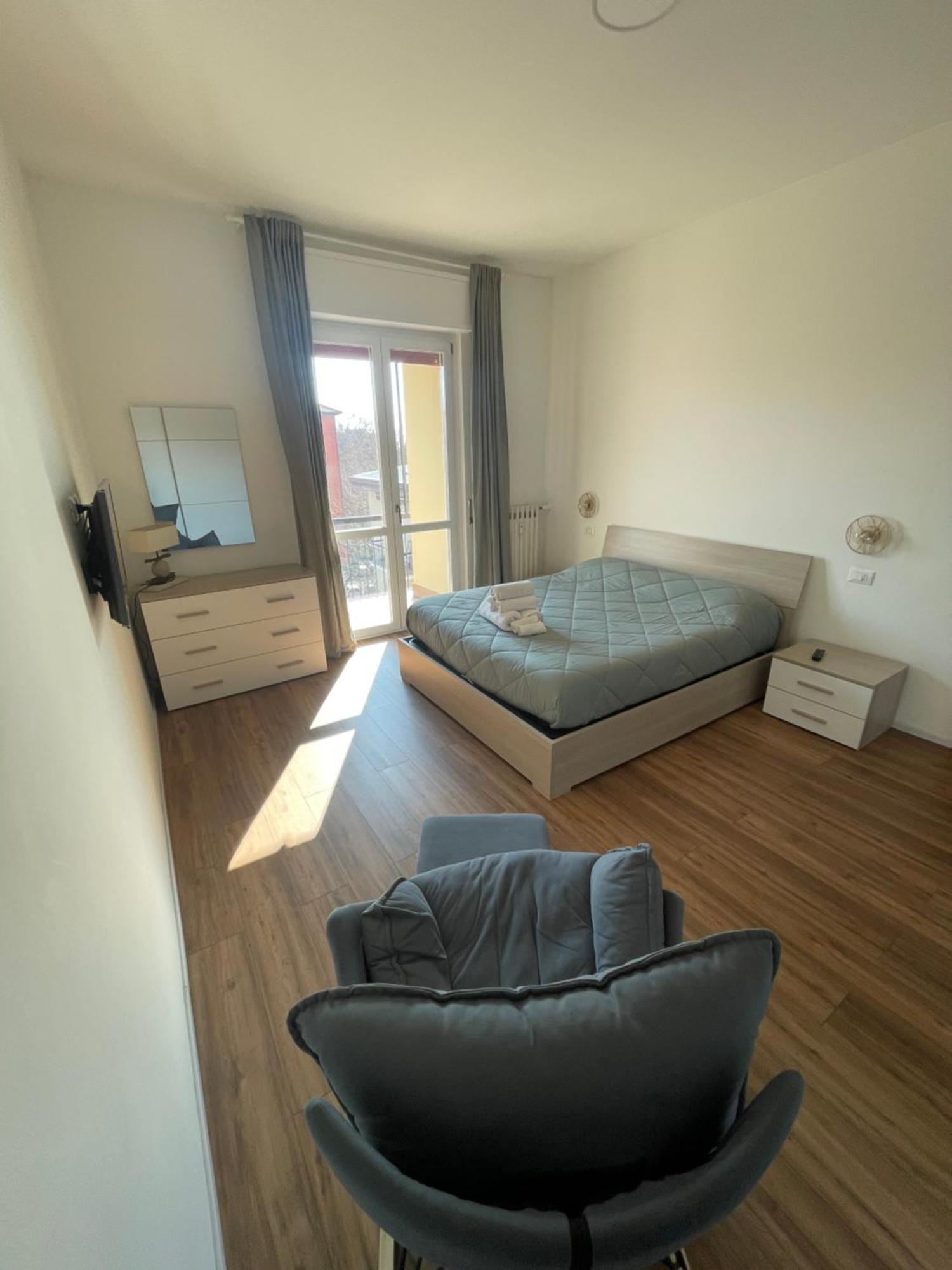 Soleo Guesthouse Monza Bagian luar foto