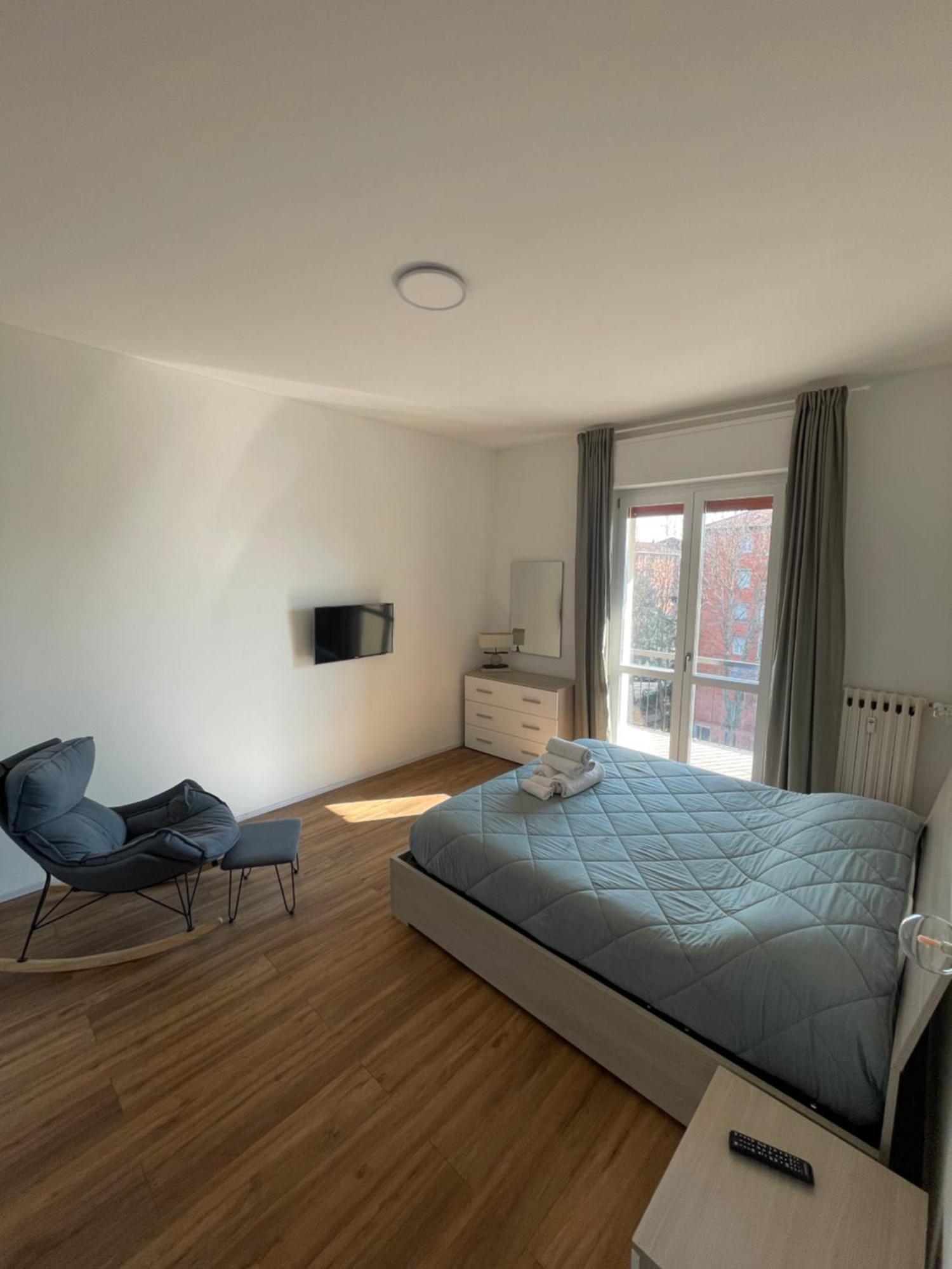 Soleo Guesthouse Monza Bagian luar foto